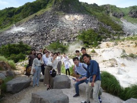 视察冢原温泉火口